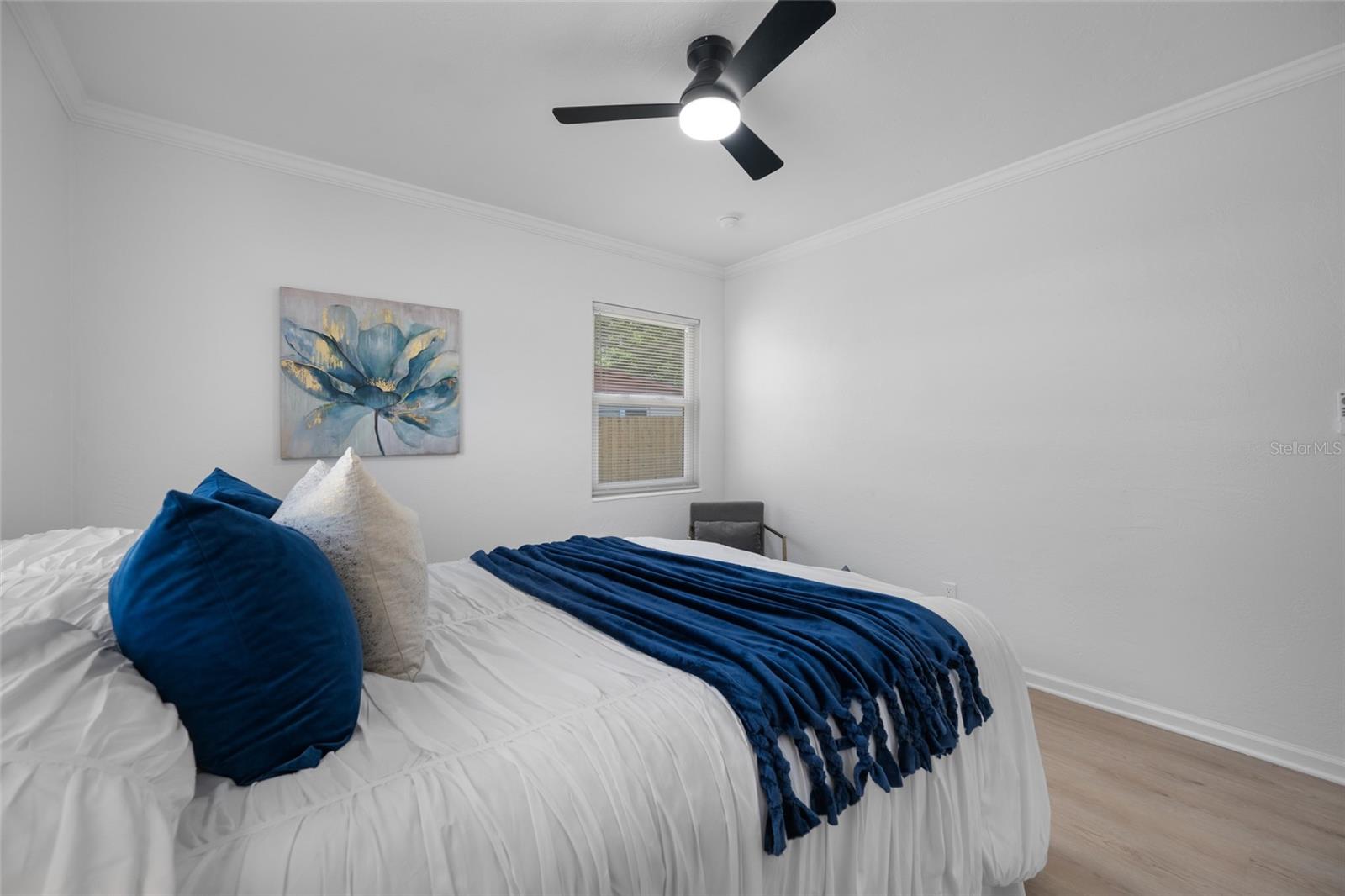 Listing photo id 42 for 1100 81st Avenue N