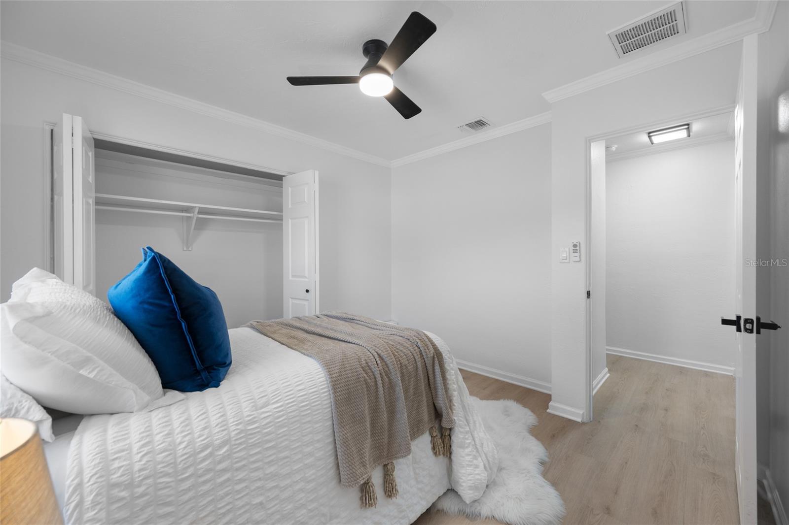 Listing photo id 44 for 1100 81st Avenue N