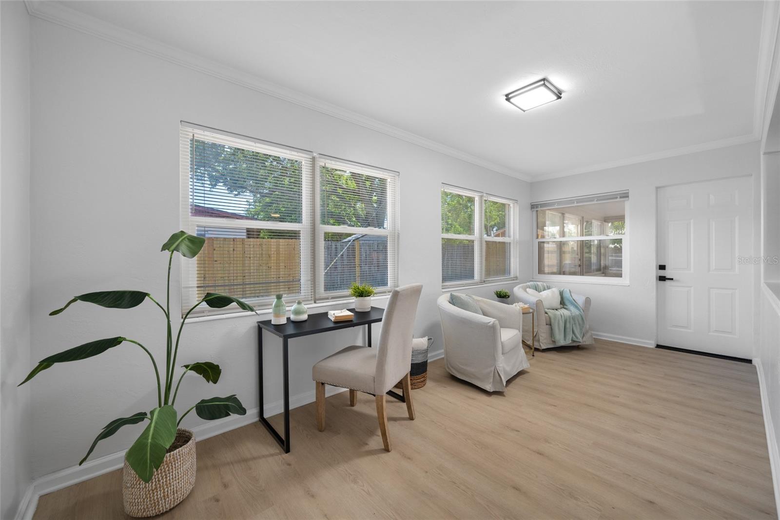 Listing photo id 50 for 1100 81st Avenue N