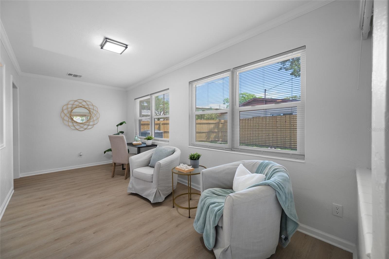 Listing photo id 52 for 1100 81st Avenue N