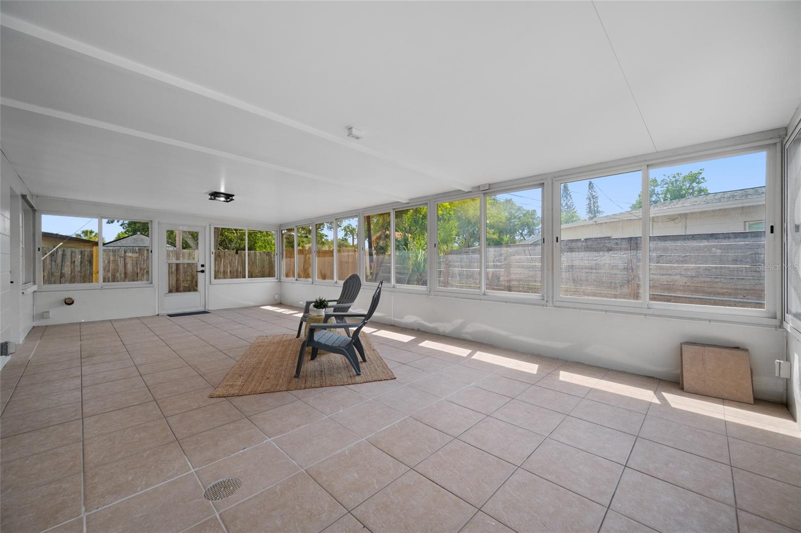 Listing photo id 56 for 1100 81st Avenue N