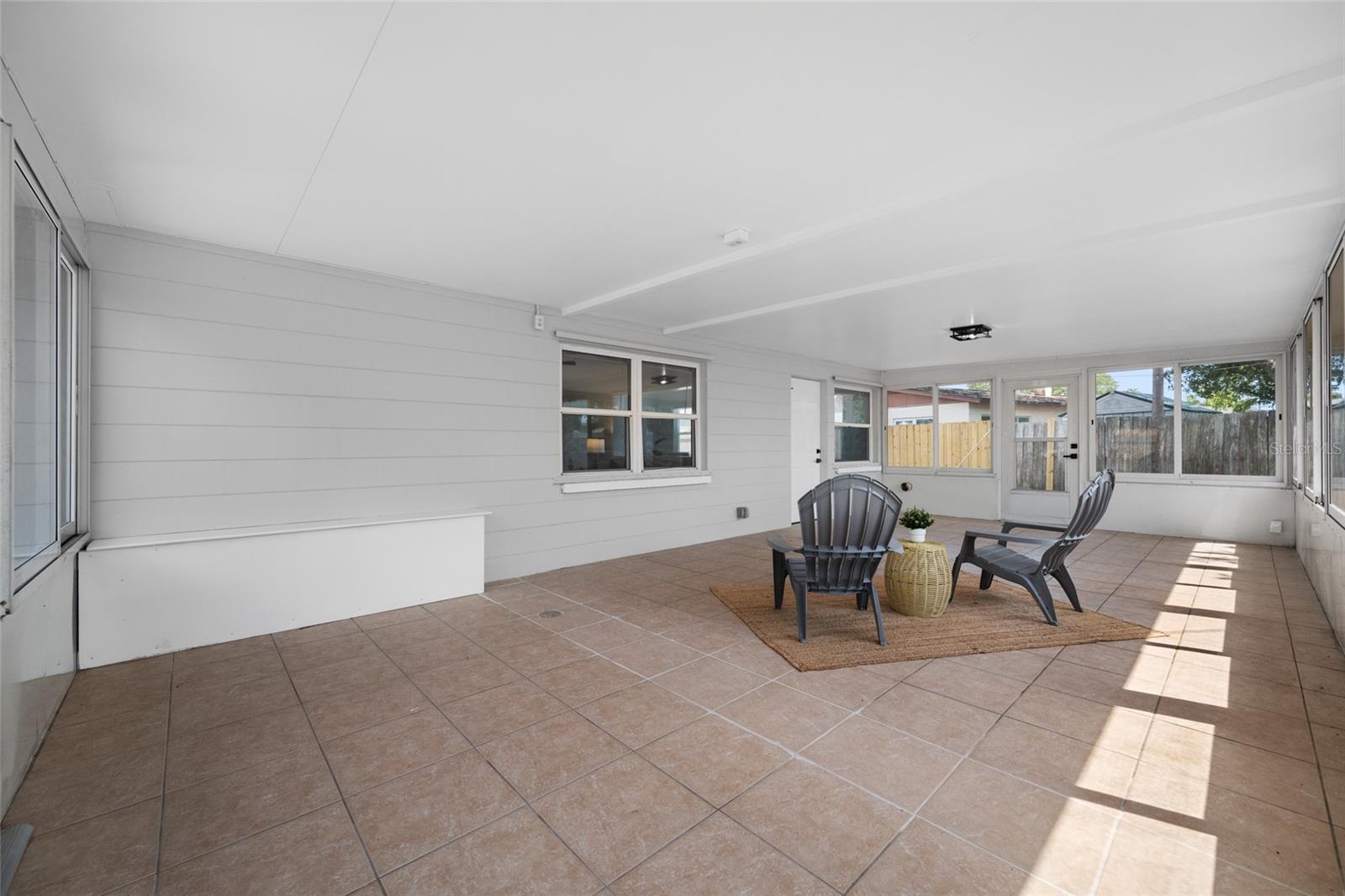 Listing photo id 57 for 1100 81st Avenue N