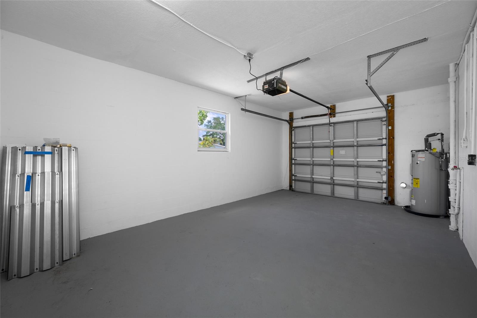 Listing photo id 58 for 1100 81st Avenue N