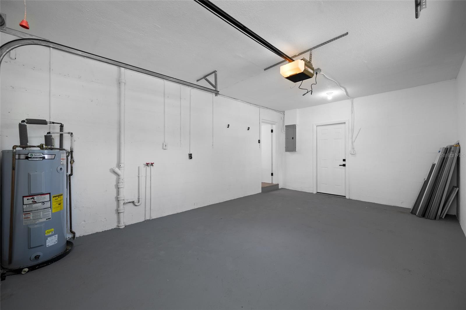 Listing photo id 60 for 1100 81st Avenue N