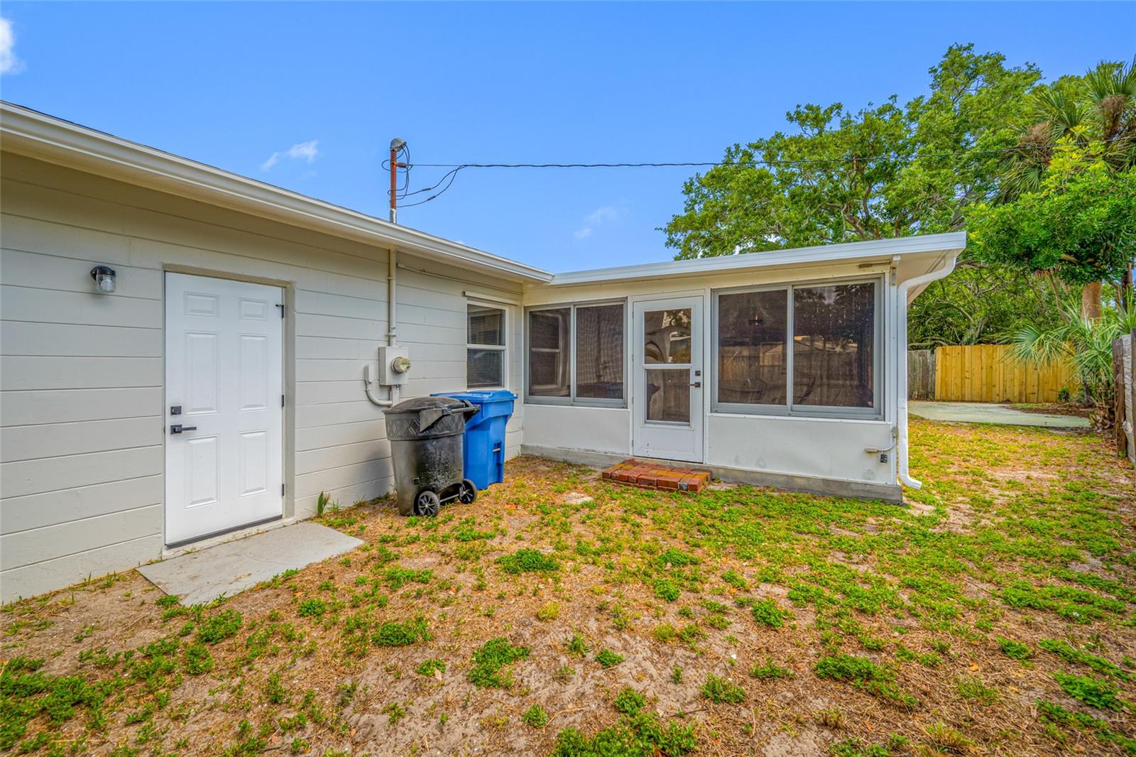 Listing photo id 62 for 1100 81st Avenue N