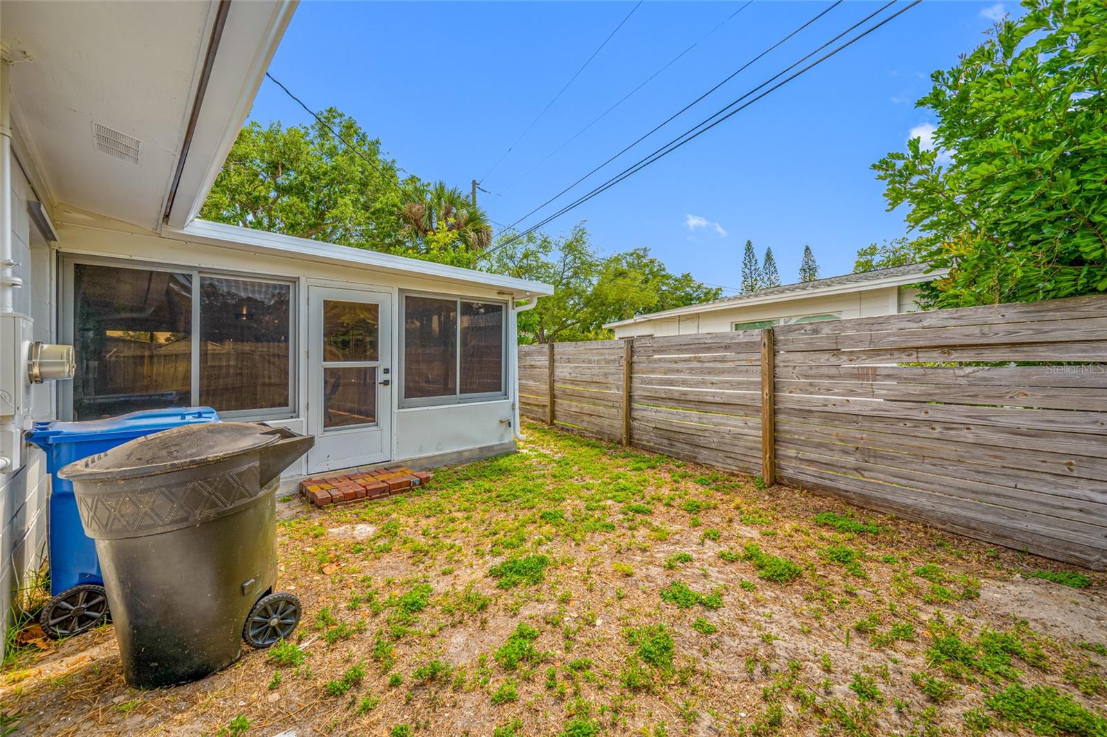 Listing photo id 63 for 1100 81st Avenue N