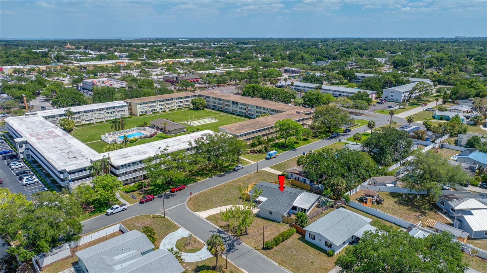 Listing photo id 72 for 1100 81st Avenue N