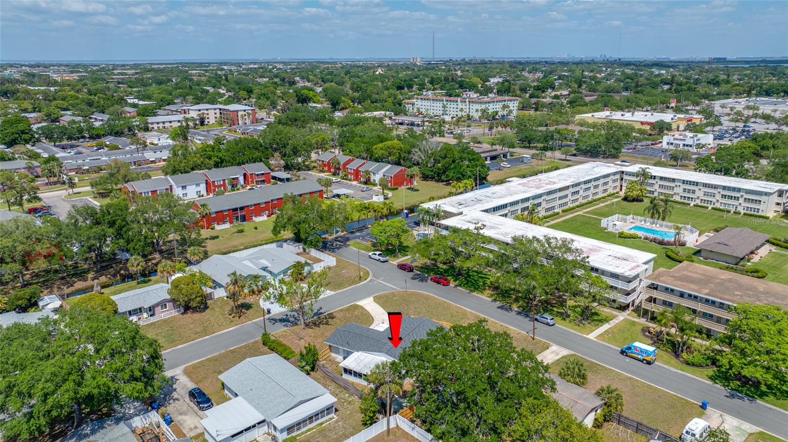 Listing photo id 74 for 1100 81st Avenue N