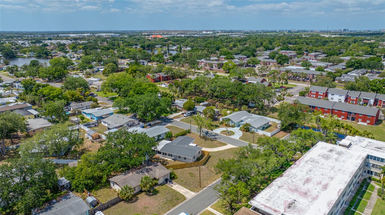 Listing photo id 77 for 1100 81st Avenue N