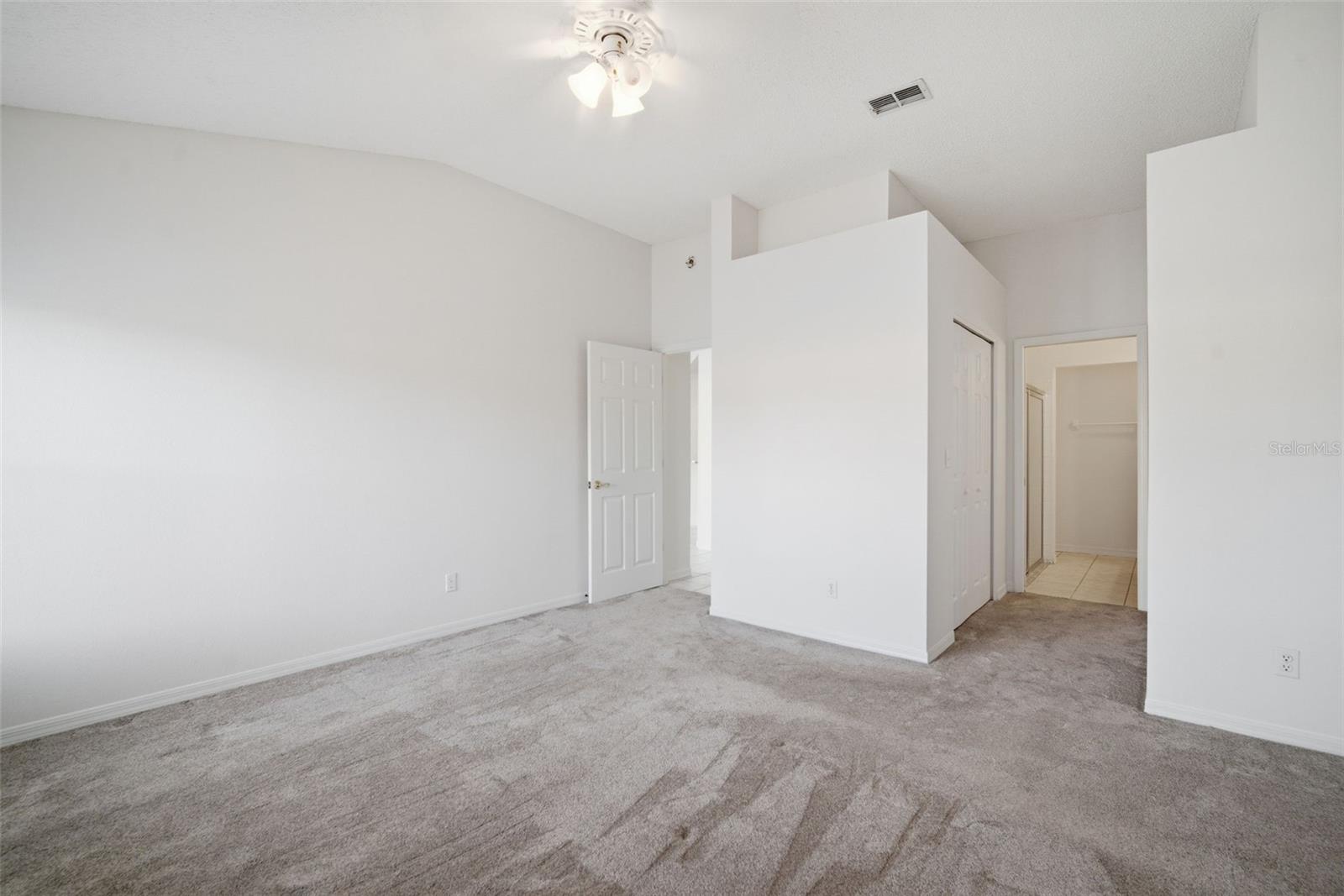 Image 25 of 44 For 704 Tilbury Court 704