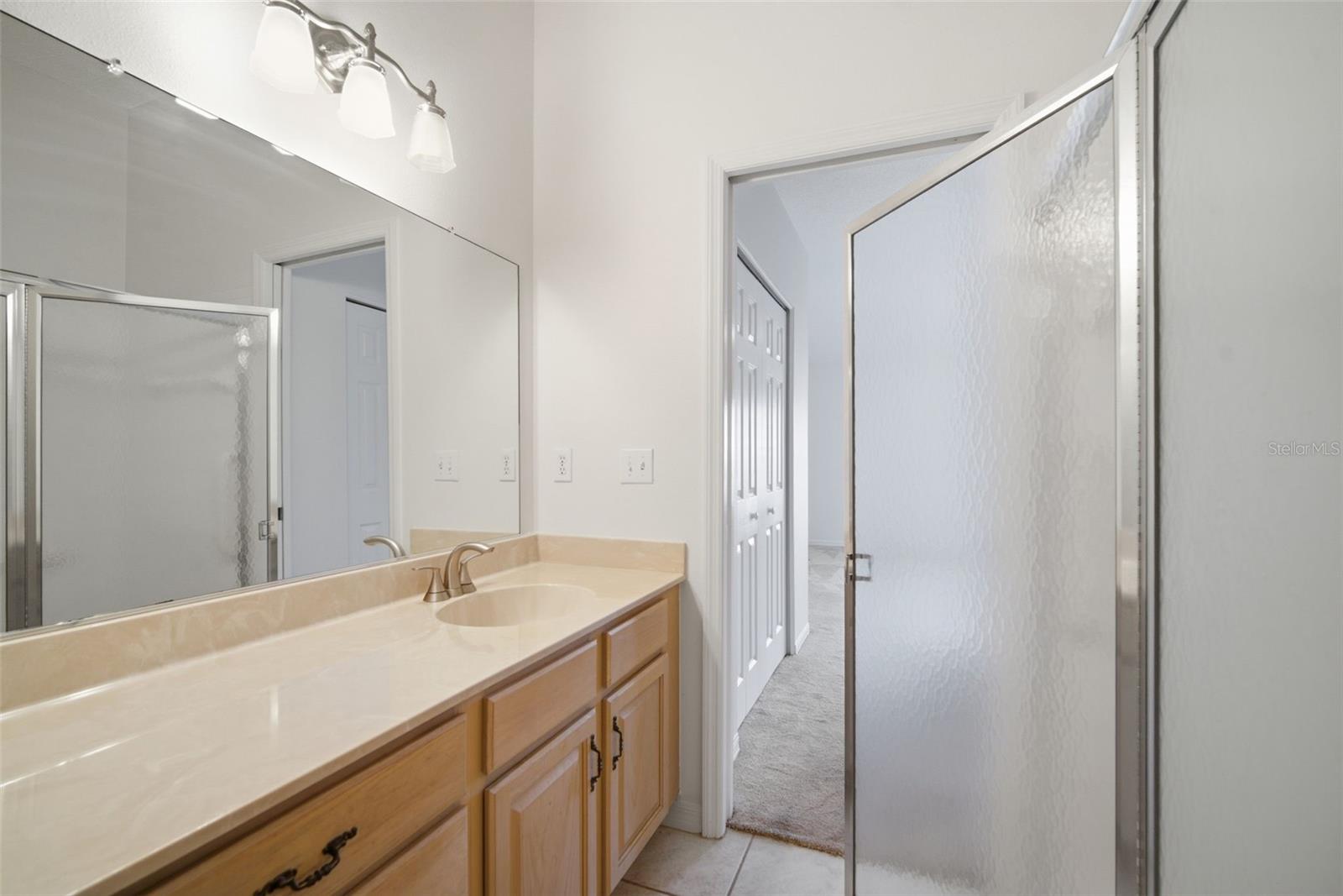 Image 28 of 44 For 704 Tilbury Court 704