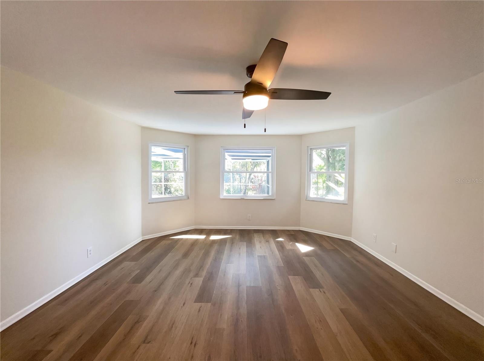 Image 10 of 29 For 19123 Alice Circle