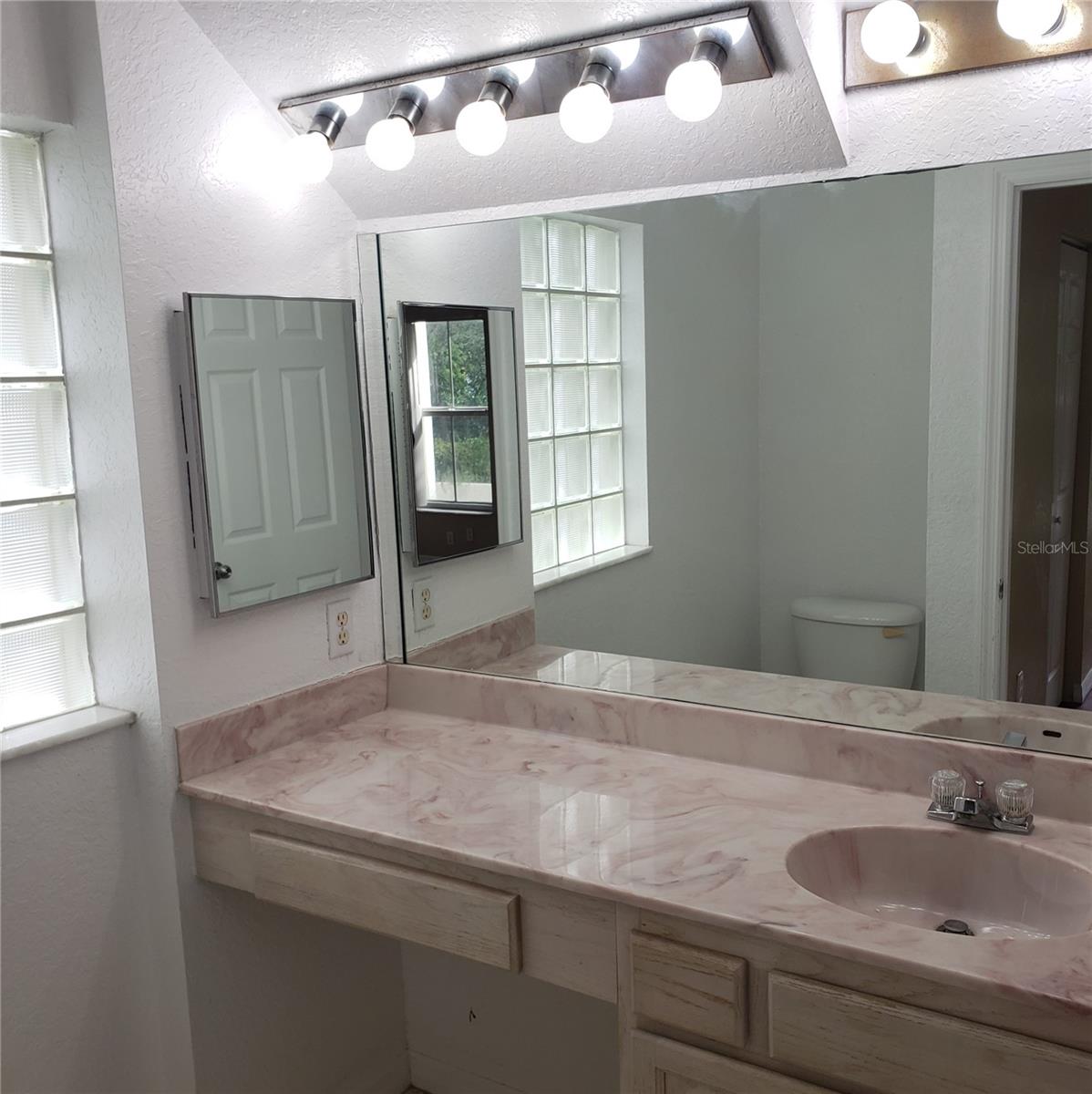 Image 23 of 30 For 5016 Sunridge Palms Drive