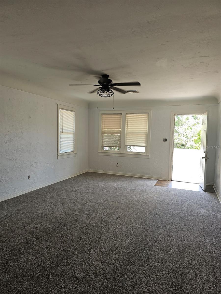 Image 3 of 8 For 3825 49th Avenue N