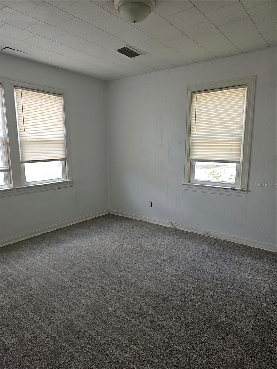 Image 7 of 8 For 3825 49th Avenue N