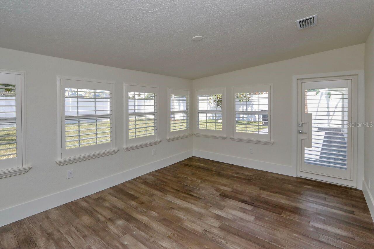 Image 10 of 26 For 4307 Roland Street