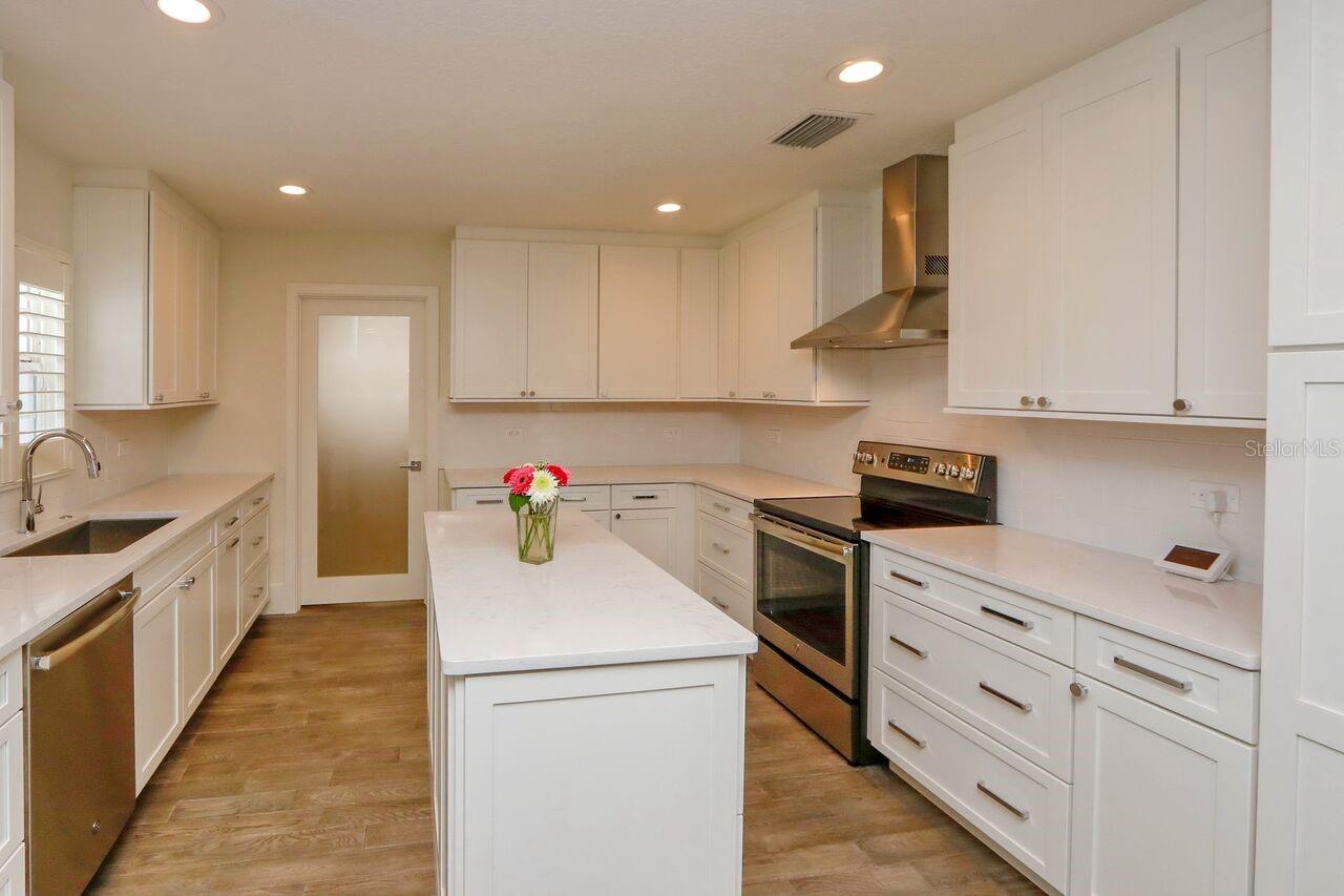 Image 14 of 26 For 4307 Roland Street