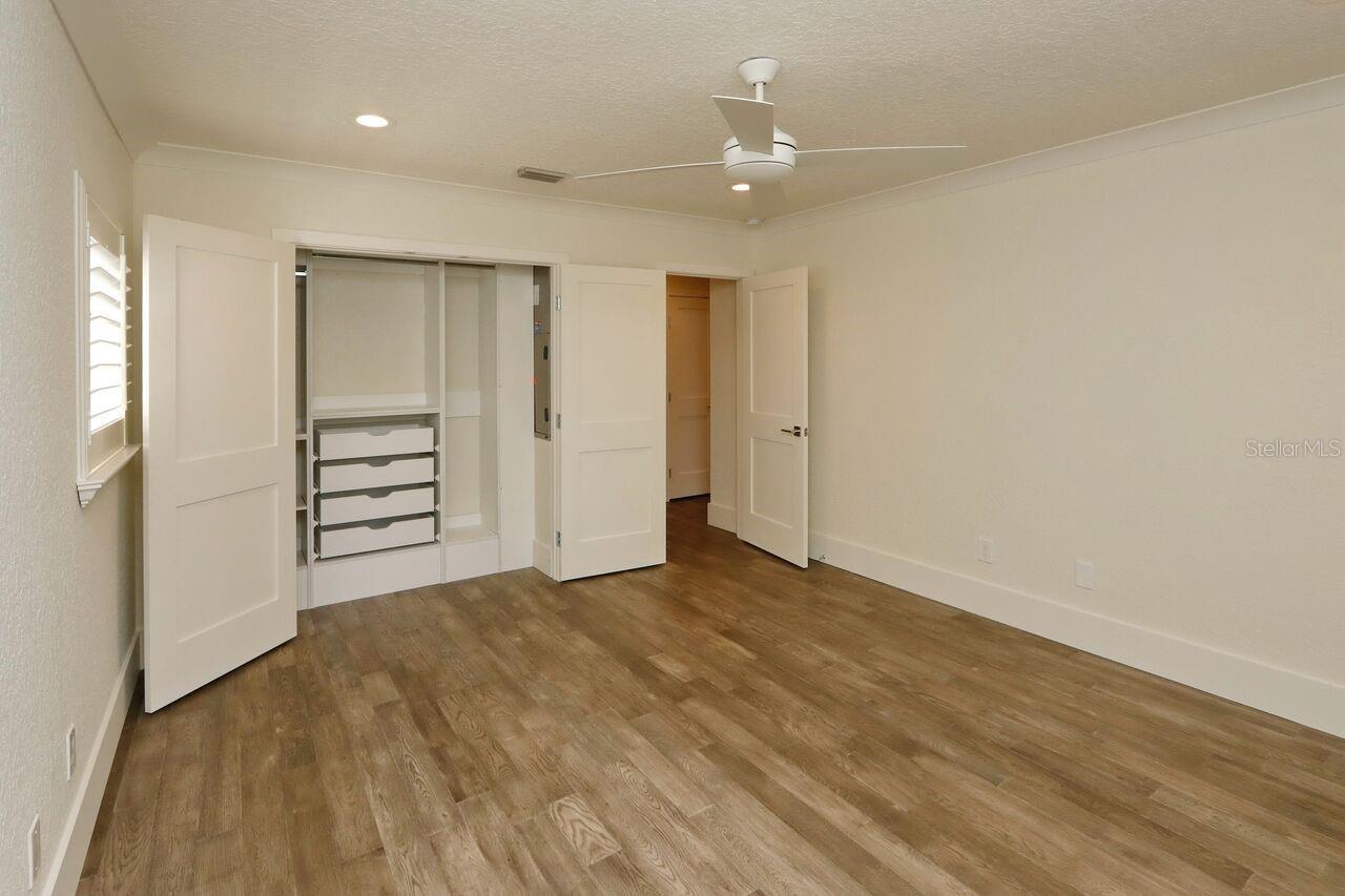 Image 19 of 26 For 4307 Roland Street