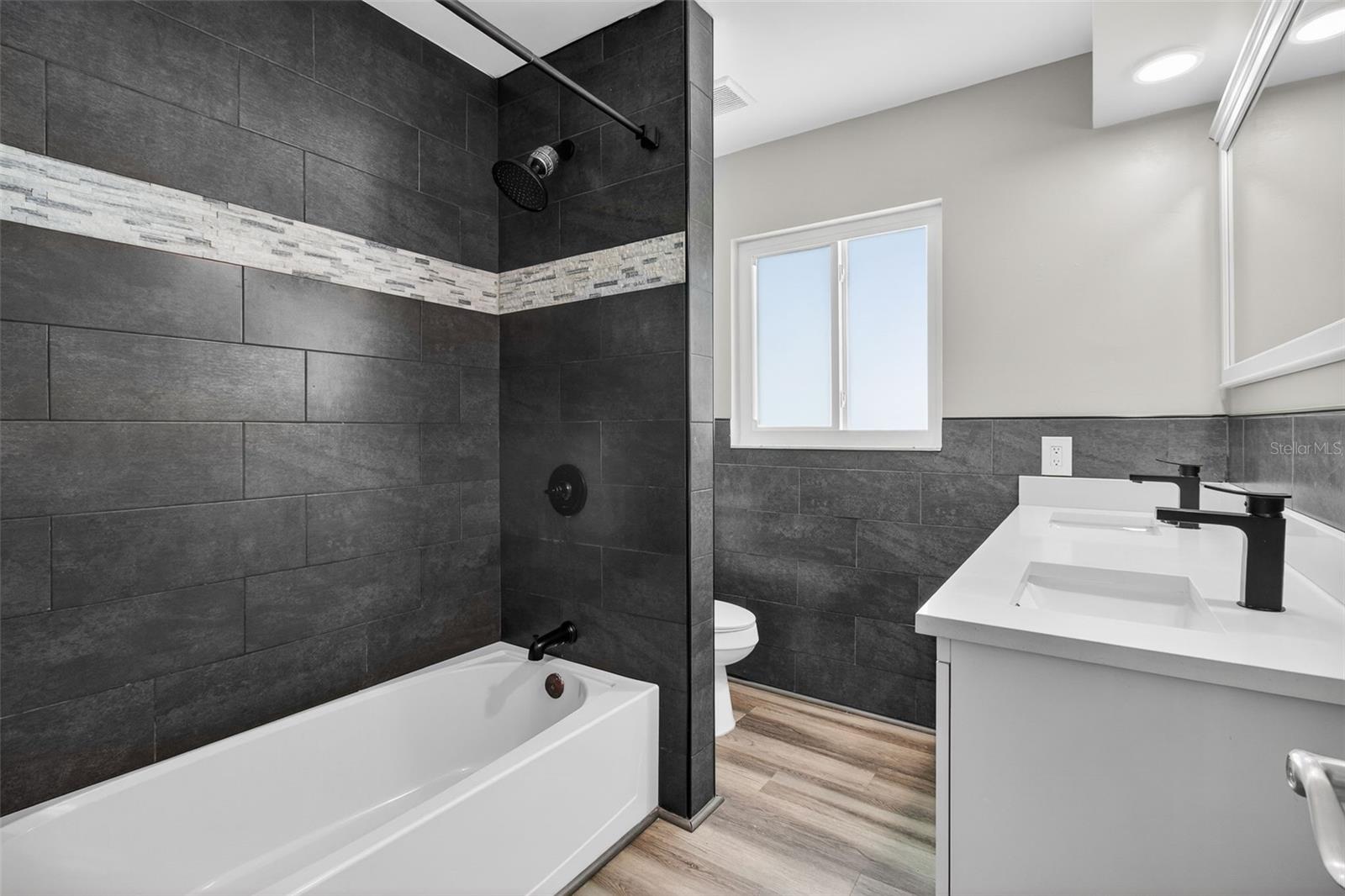 Image 19 of 44 For 2465 Brentwood Drive