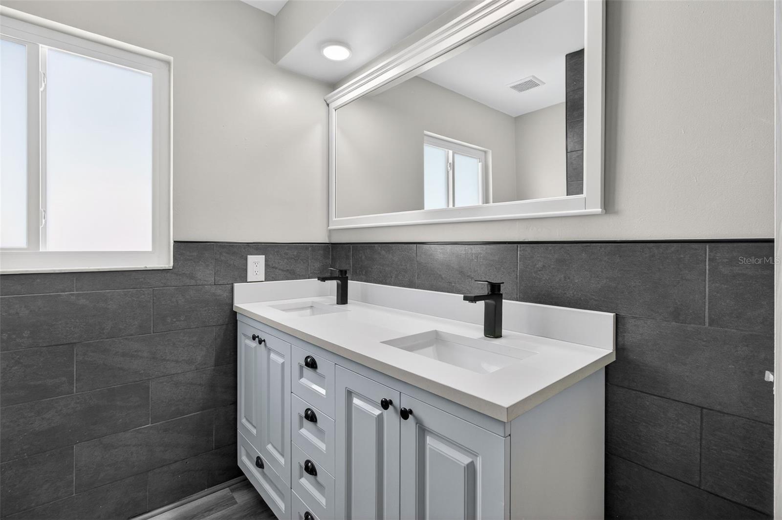 Image 20 of 44 For 2465 Brentwood Drive