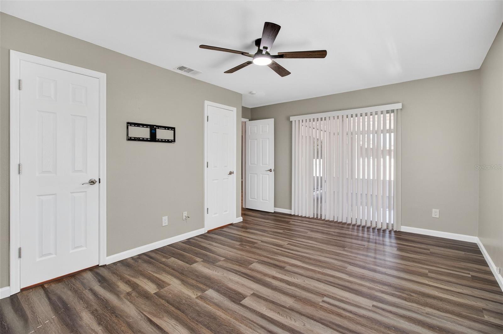 Image 23 of 44 For 2465 Brentwood Drive