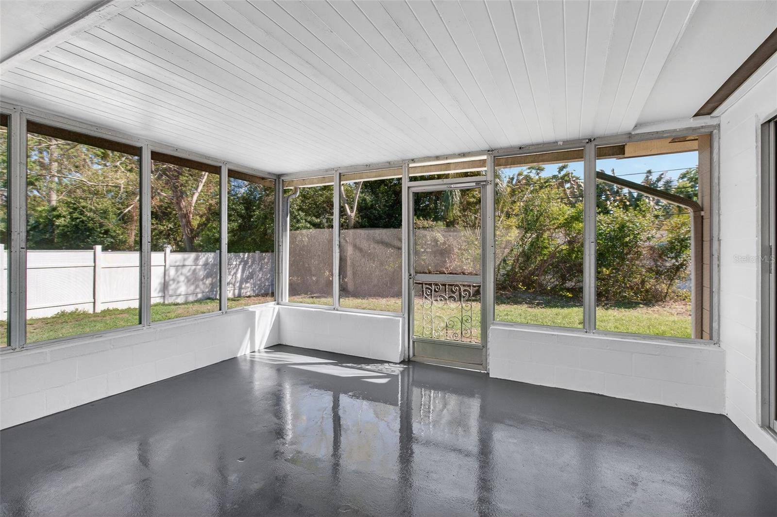 Image 28 of 44 For 2465 Brentwood Drive