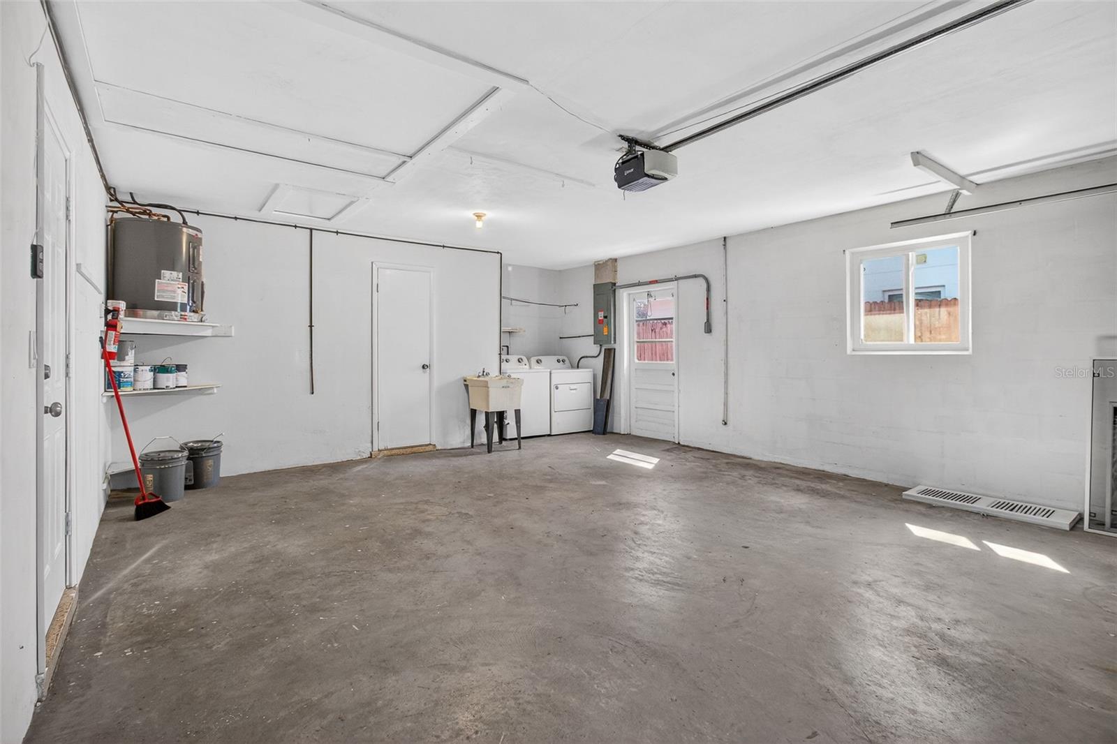 Image 37 of 44 For 2465 Brentwood Drive