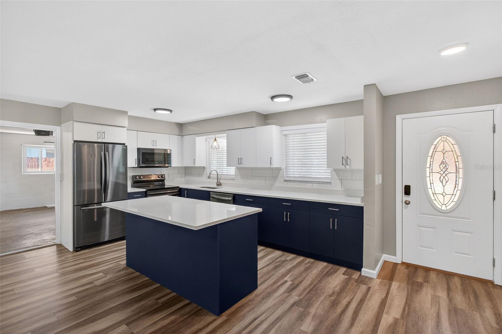 Image 4 of 44 For 2465 Brentwood Drive