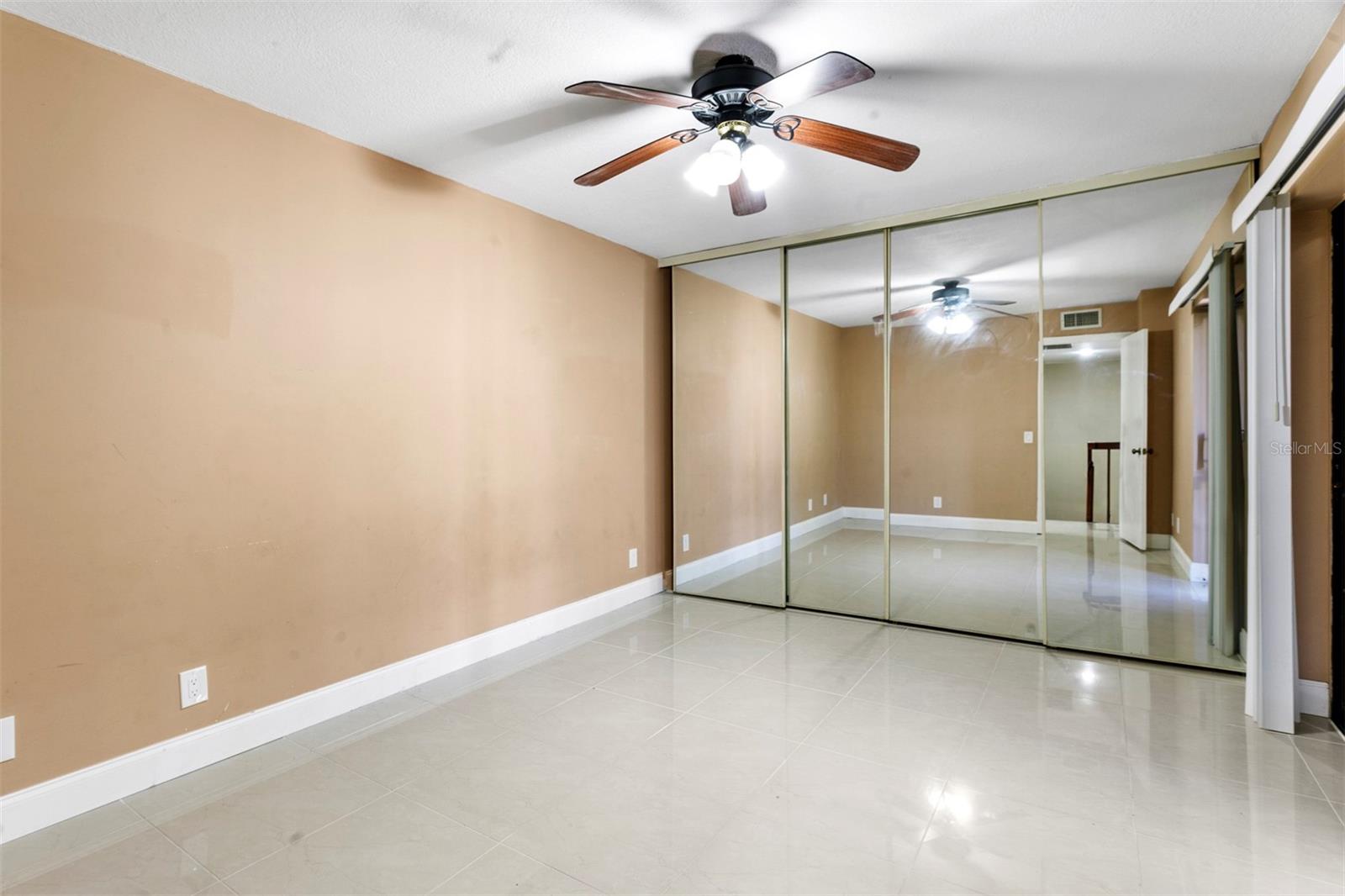 Image 10 of 18 For 3911 Carolina Dr.