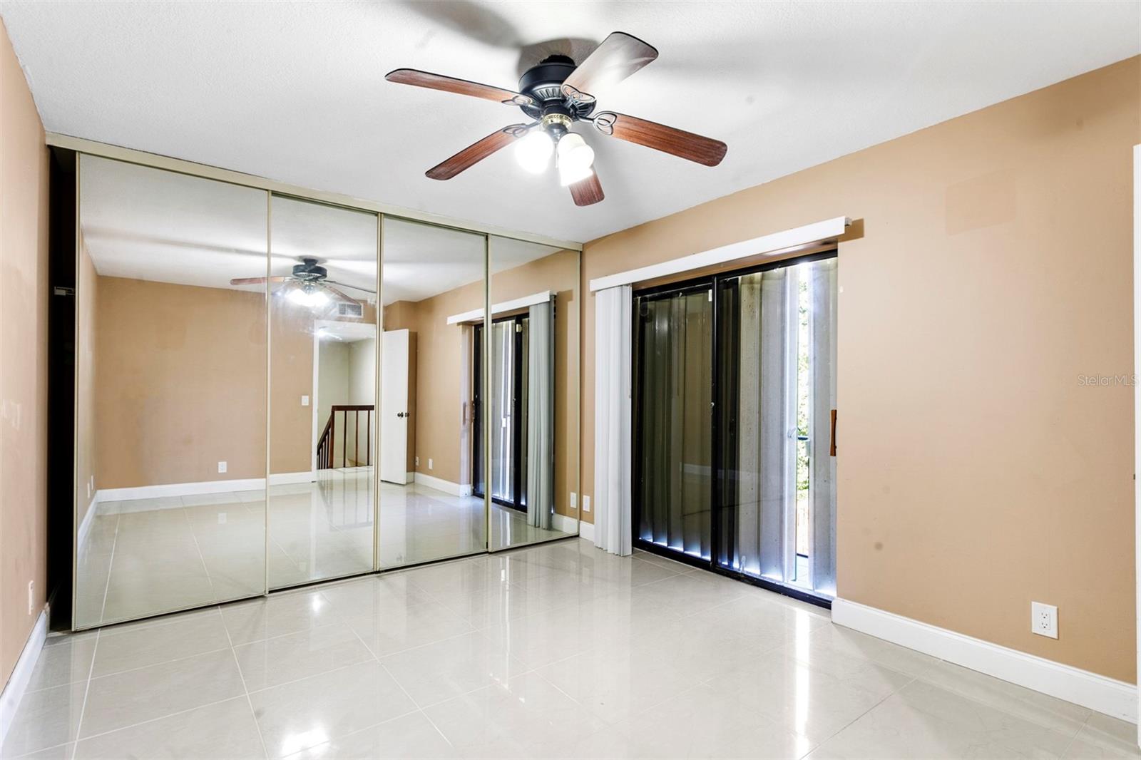 Image 12 of 18 For 3911 Carolina Dr.