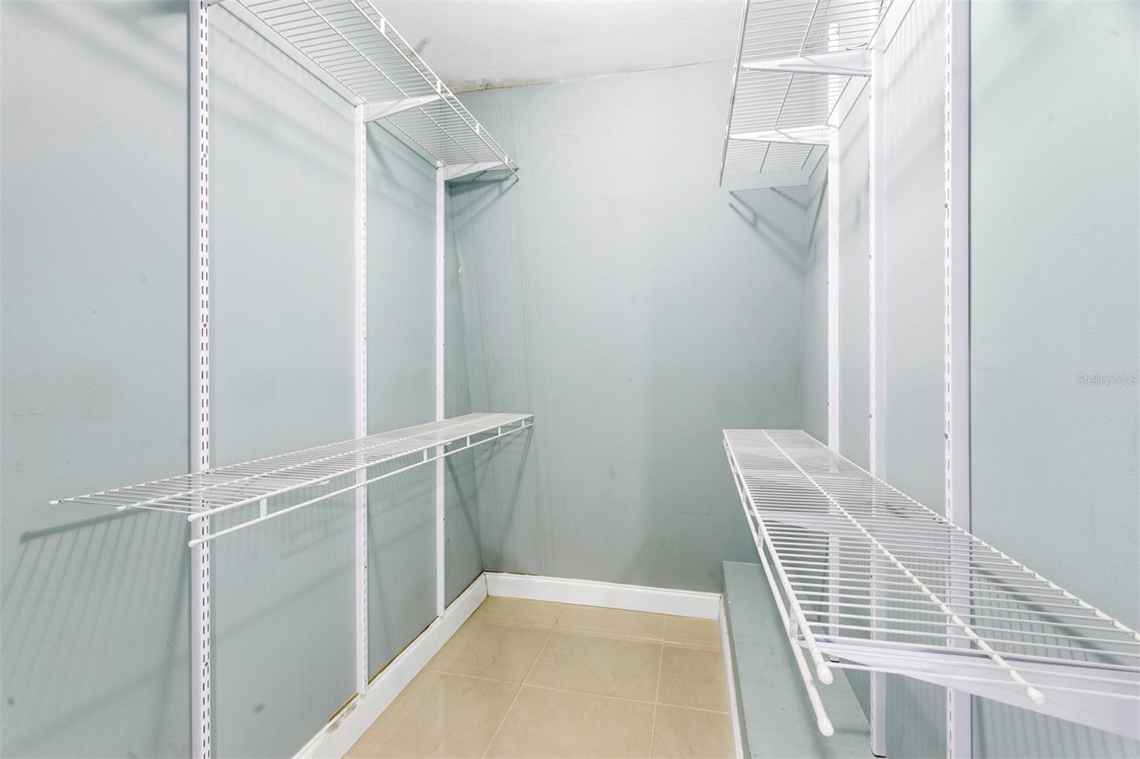 Image 15 of 18 For 3911 Carolina Dr.