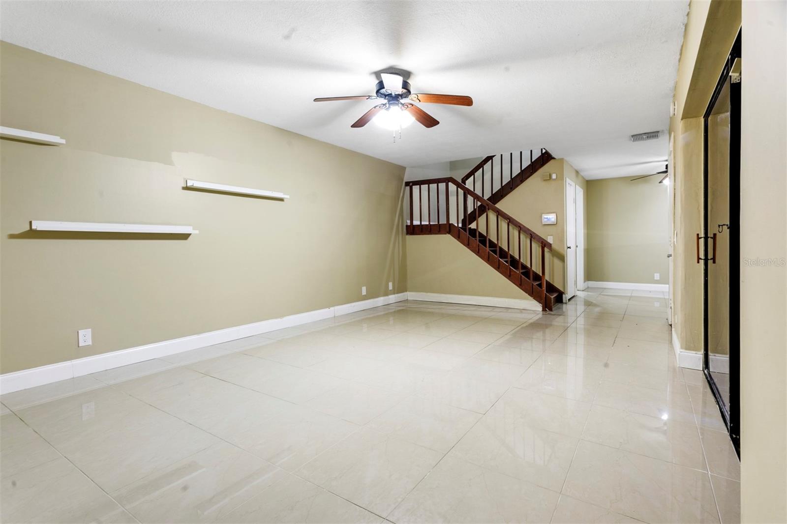 Image 4 of 18 For 3911 Carolina Dr.