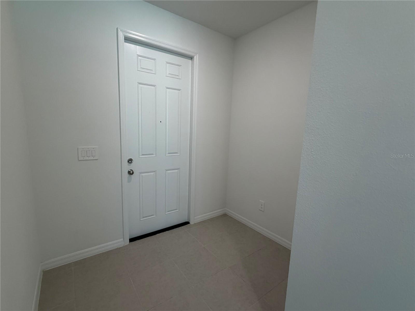 Image 4 of 30 For 3332 Lapis Lake Drive