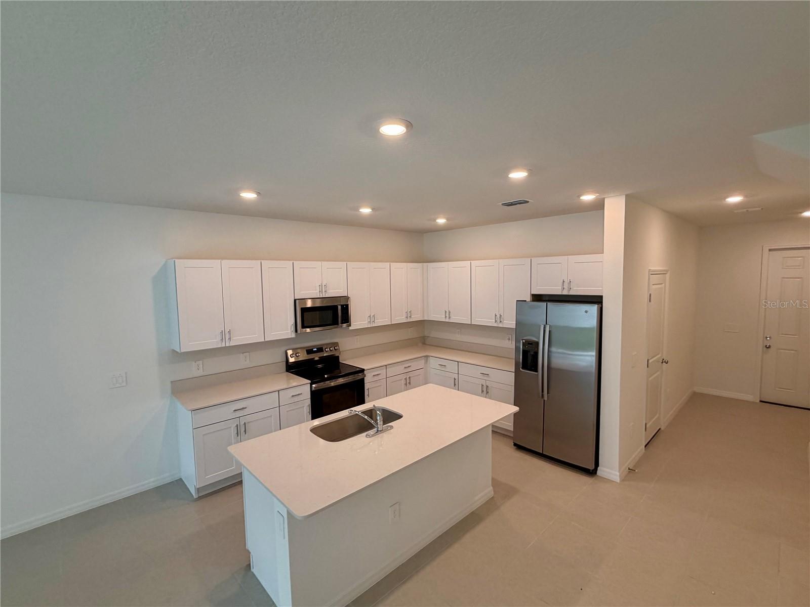 Image 9 of 30 For 3332 Lapis Lake Drive