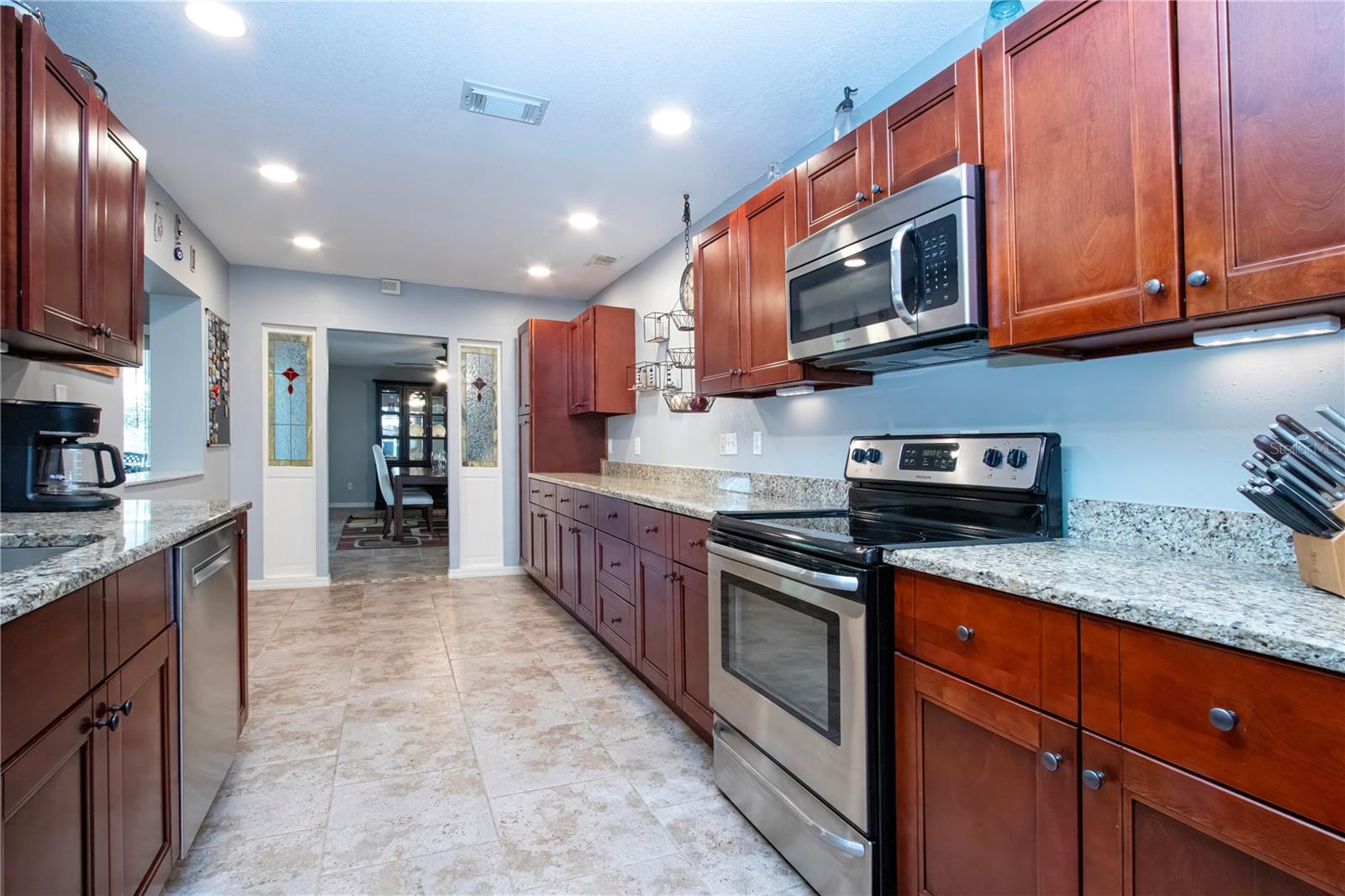 Image 19 of 58 For 203 Amesbury Circle