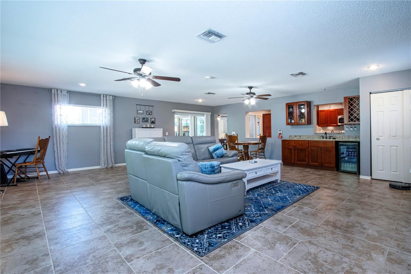 Image 20 of 58 For 203 Amesbury Circle