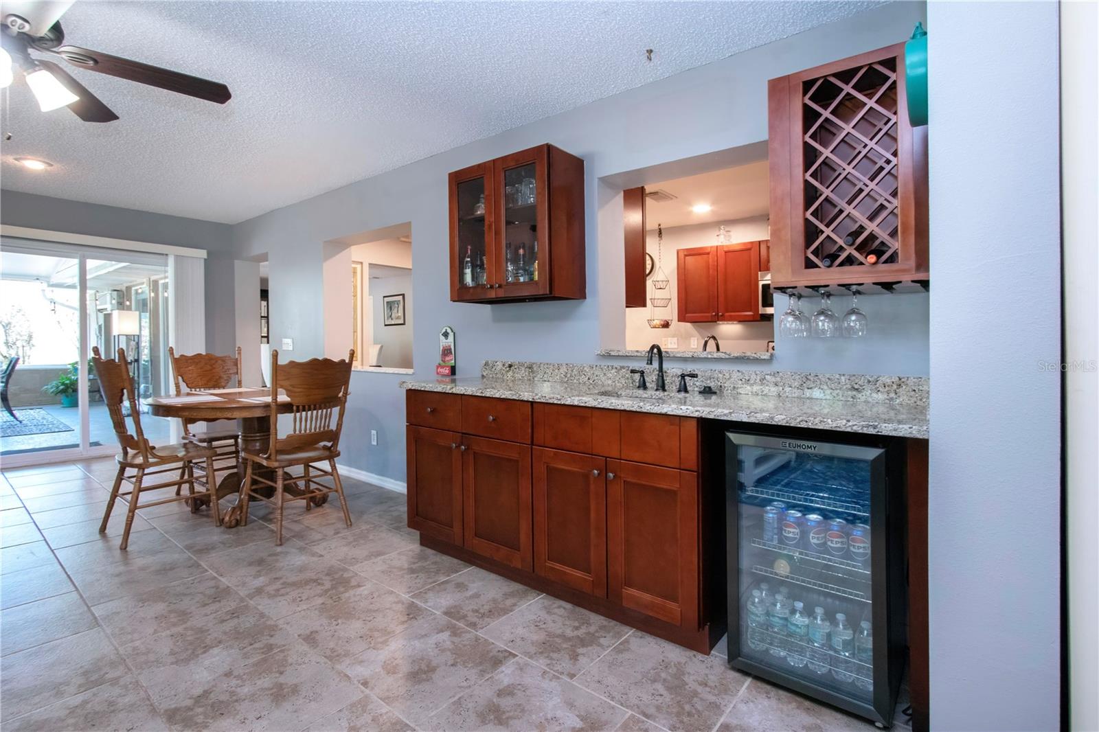 Image 21 of 58 For 203 Amesbury Circle