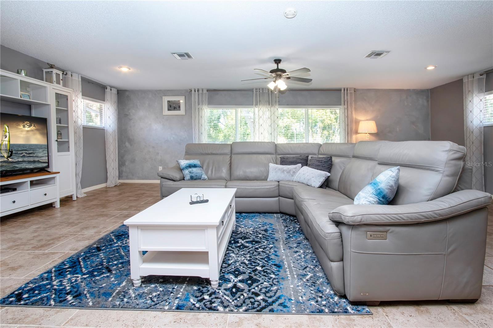 Image 24 of 58 For 203 Amesbury Circle