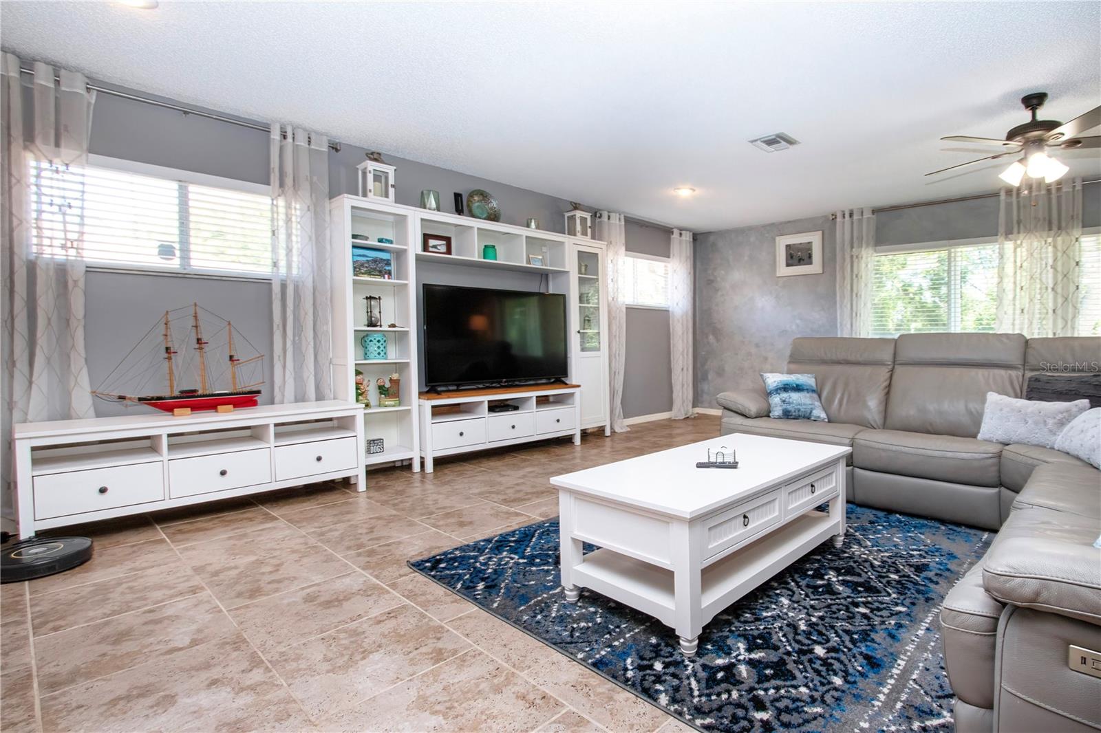 Image 25 of 58 For 203 Amesbury Circle