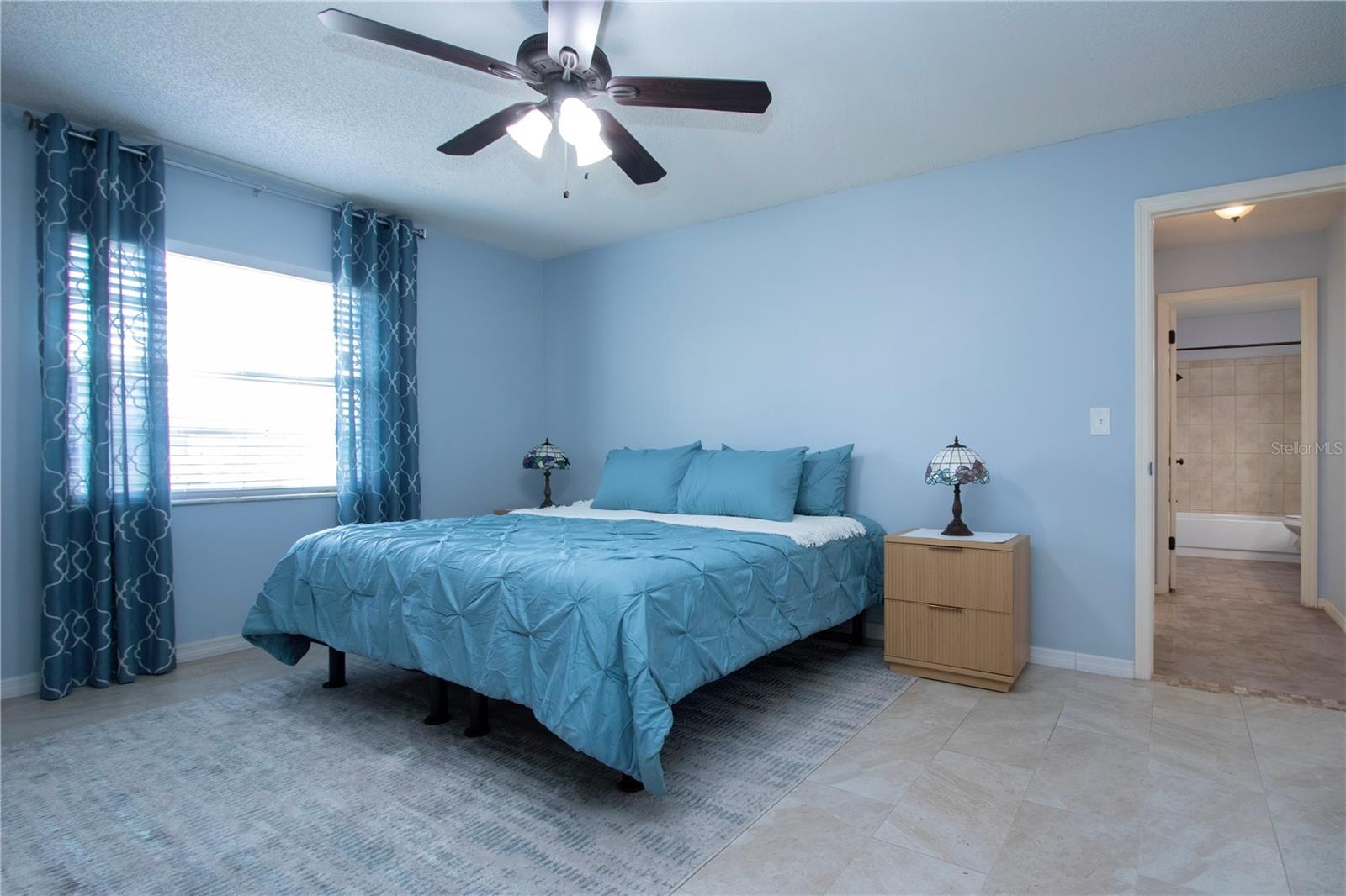 Image 26 of 58 For 203 Amesbury Circle