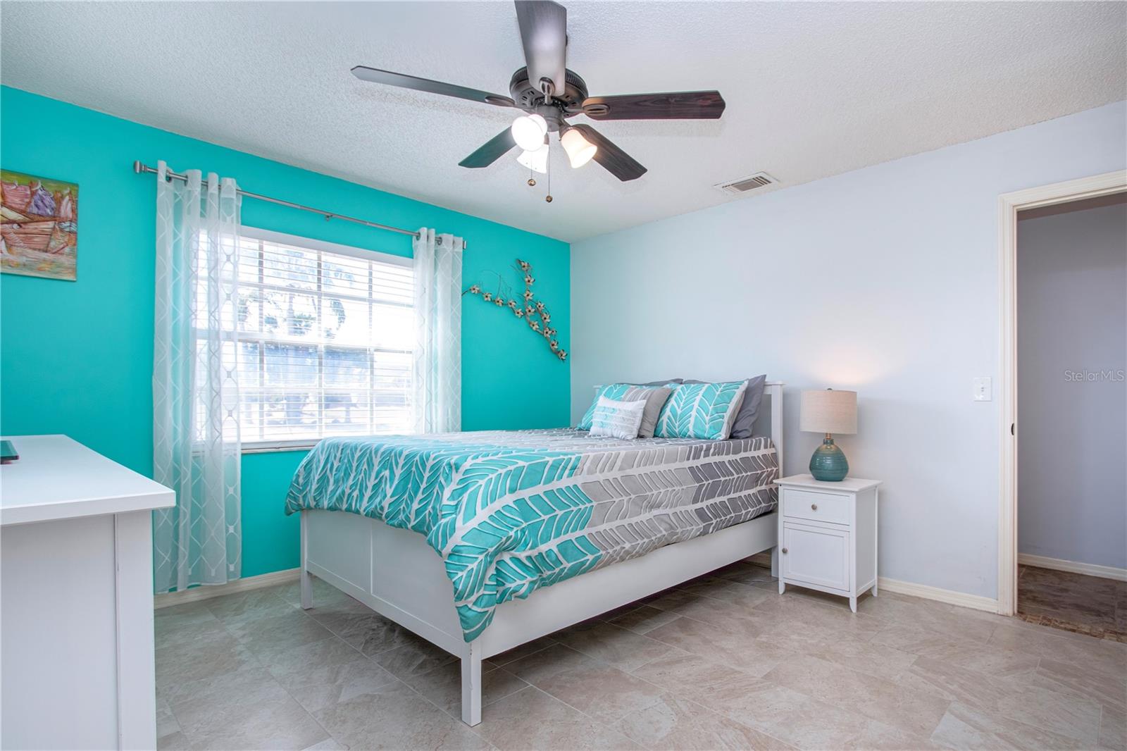 Image 31 of 58 For 203 Amesbury Circle