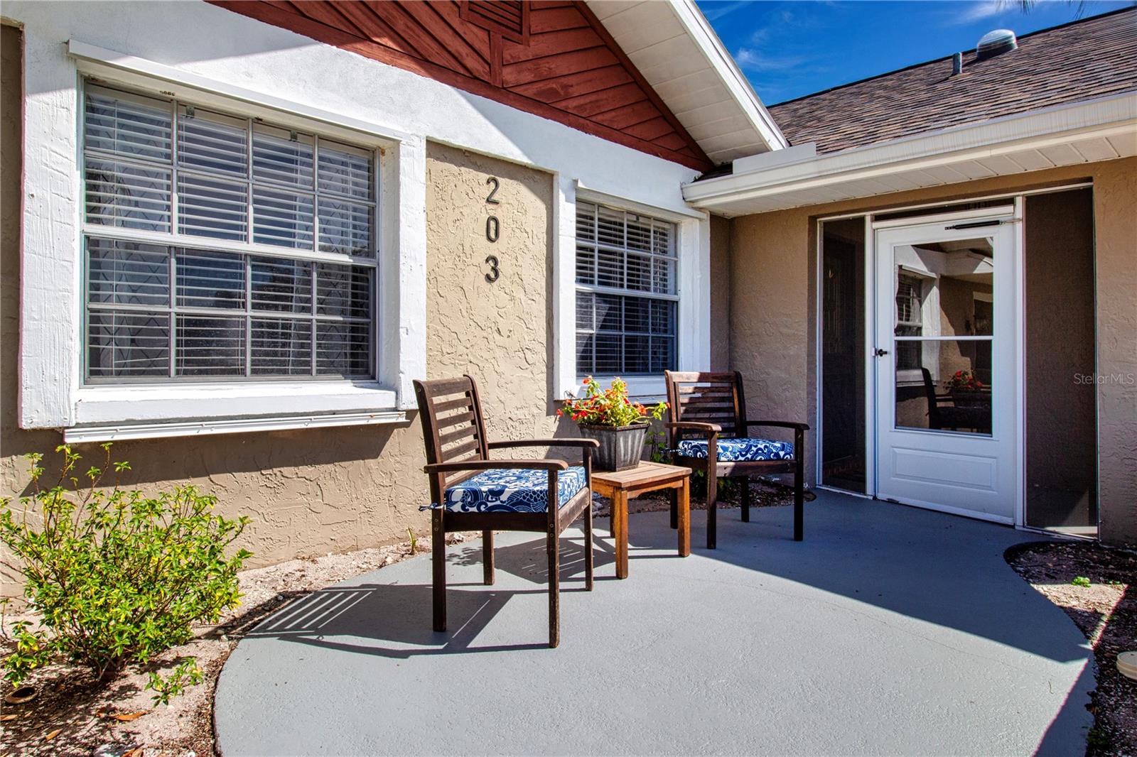 Image 5 of 58 For 203 Amesbury Circle