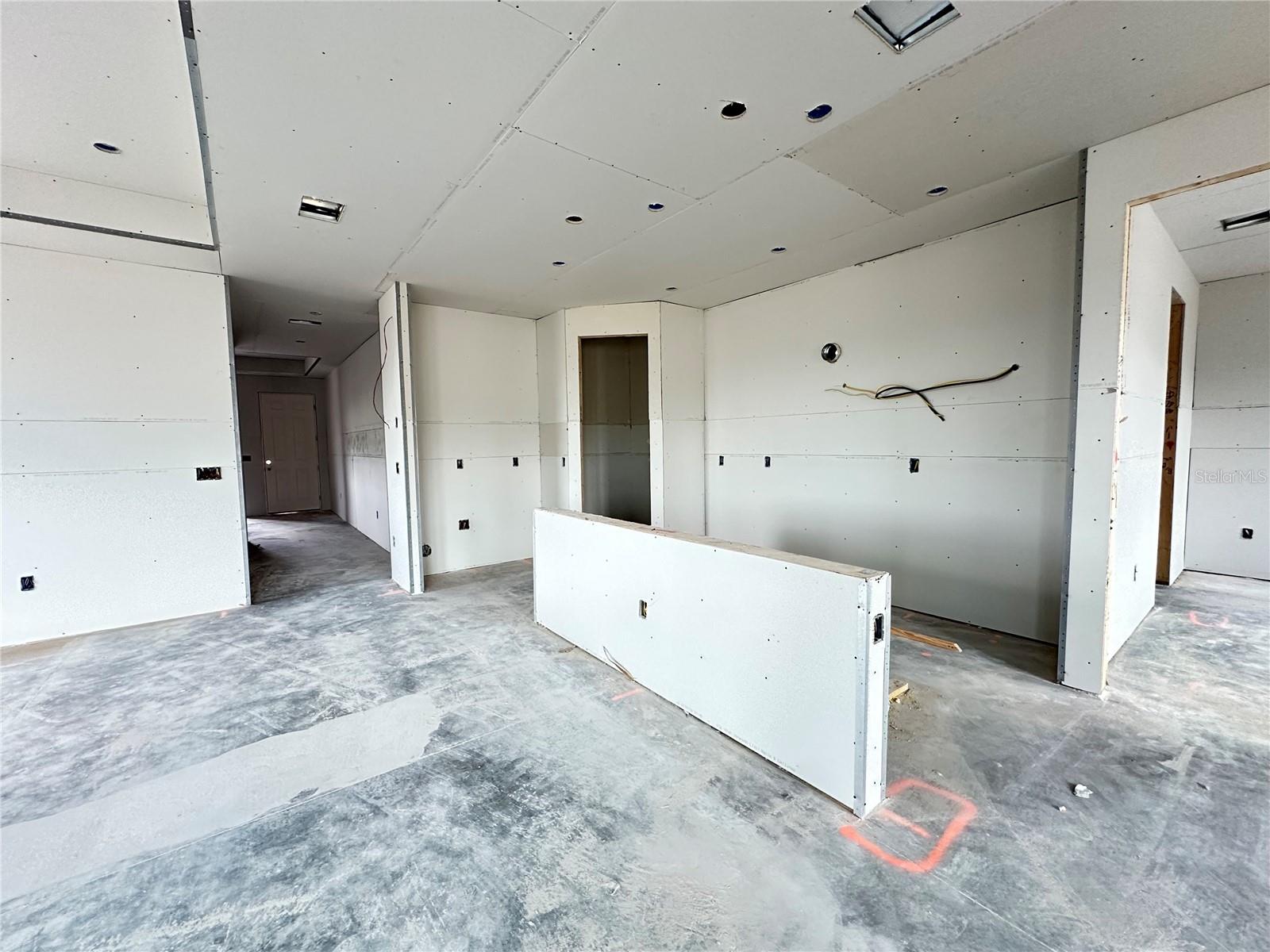 Listing photo id 12 for 5958 Fresh Flora Drive