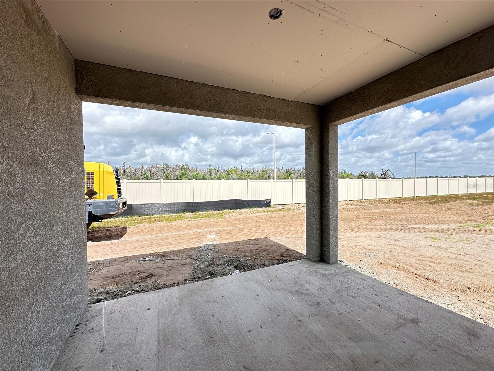 Listing photo id 14 for 5958 Fresh Flora Drive