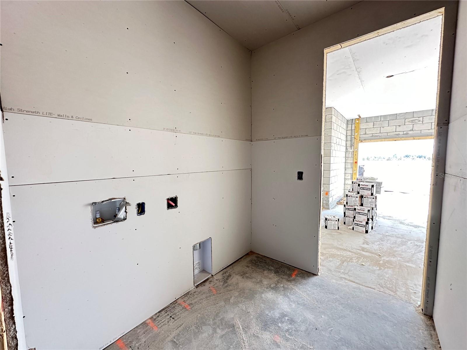 Listing photo id 15 for 5958 Fresh Flora Drive