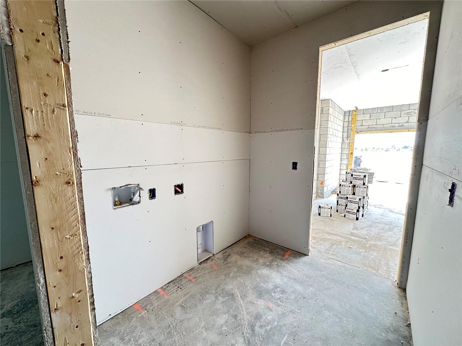 Listing photo id 17 for 5958 Fresh Flora Drive