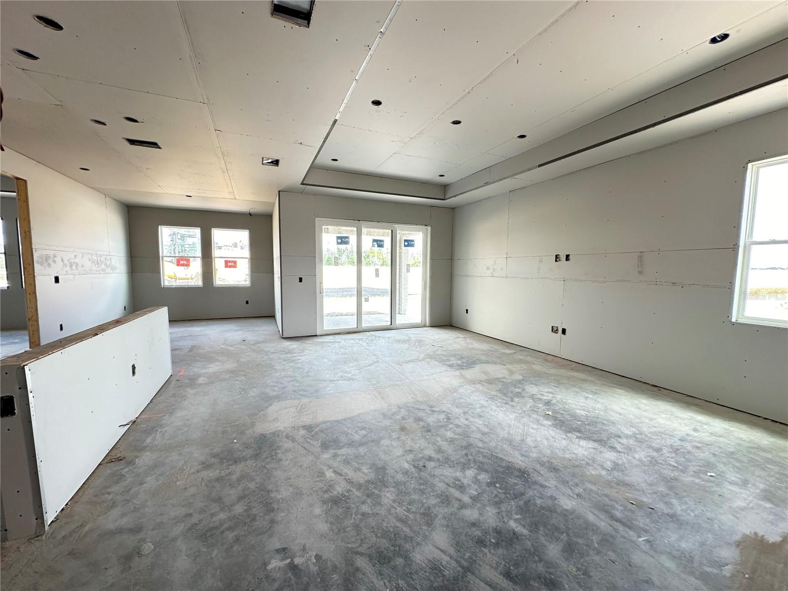 Listing photo id 36 for 5958 Fresh Flora Drive