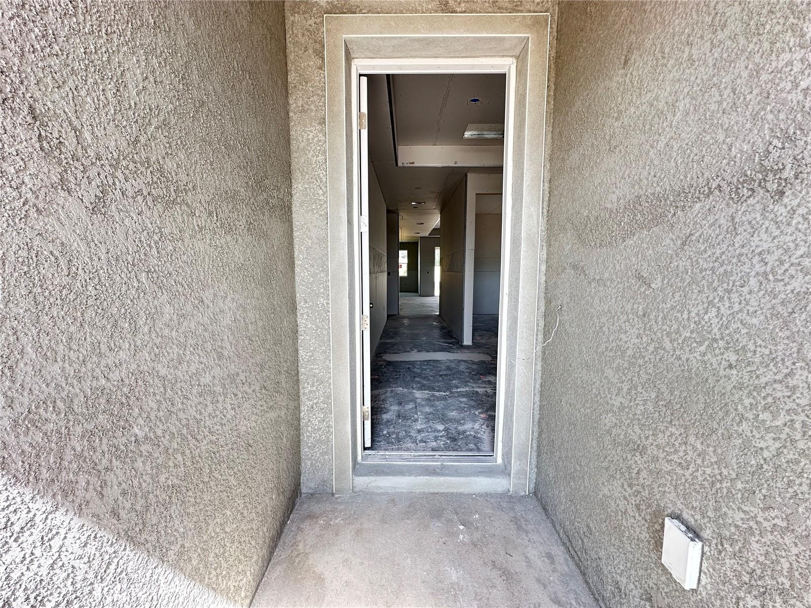 Listing photo id 3 for 5958 Fresh Flora Drive