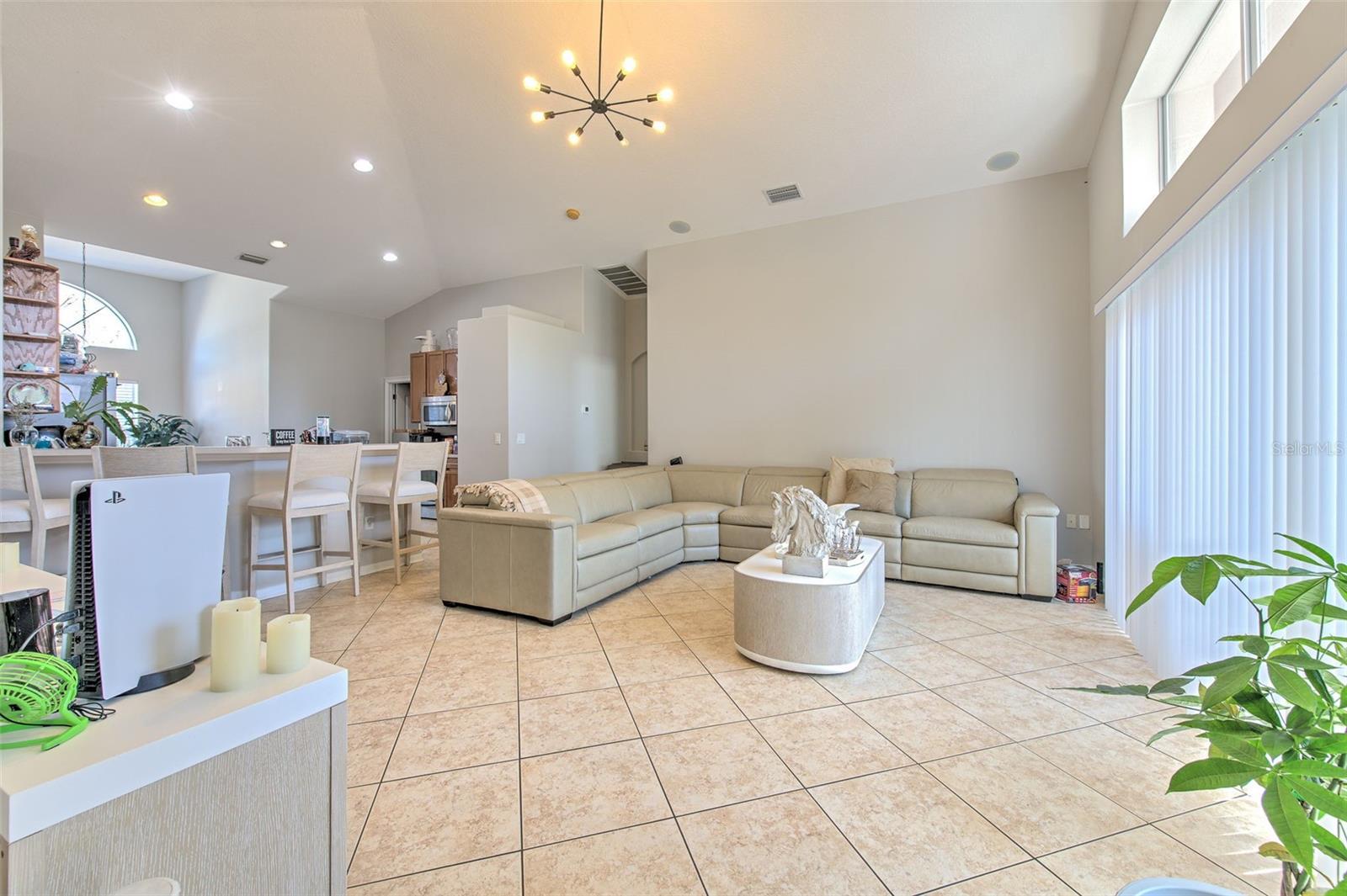 Image 9 of 25 For 4639 Pointe O Woods Drive