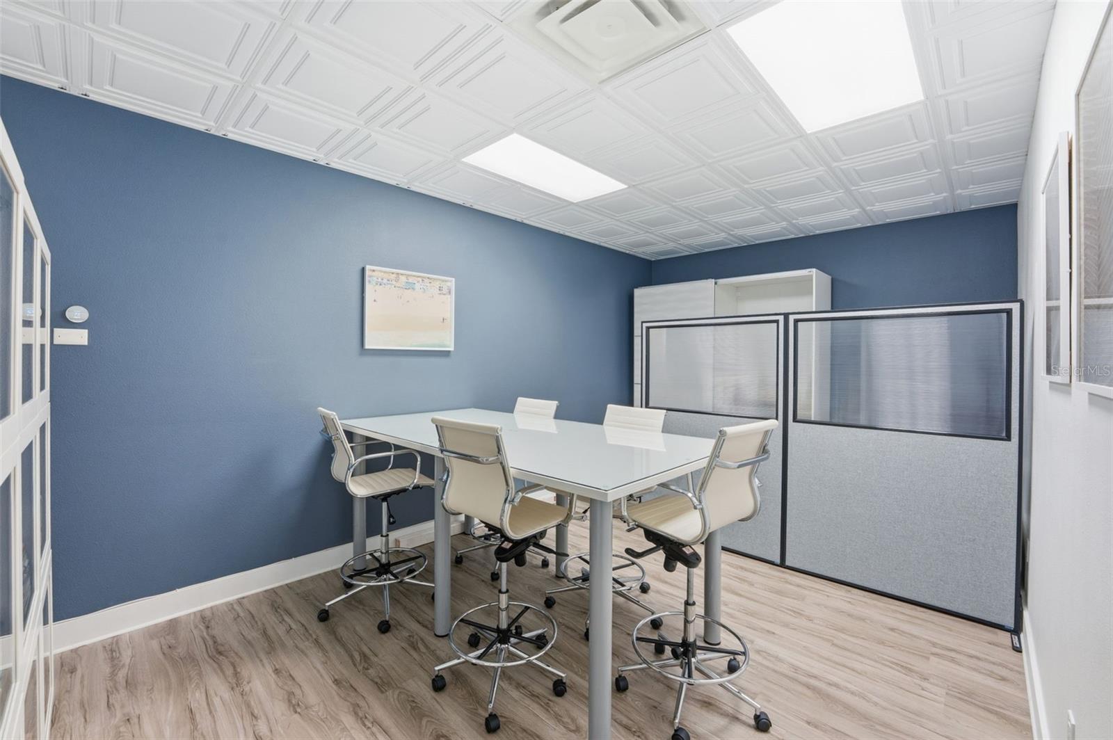 Image 11 of 30 For 5404 Hoover Boulevard 8